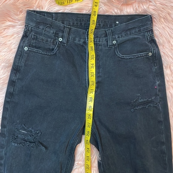 American Eagle Black Distressed Mom Jean Size‎ 6 - Picture 8 of 8